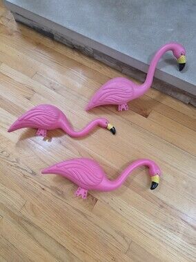 Set Of 3 Classic Pink Plastic Lawn Flamingos Whimsical Outdoor Indoor Decor 18'